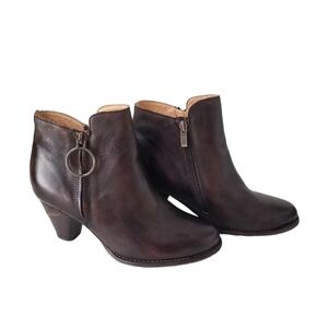 Boutique by Corkys McCain Ankle Boot Brown, Size 8